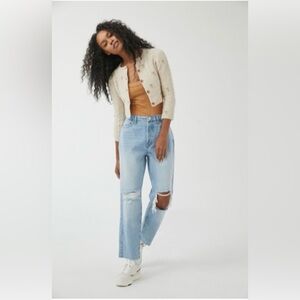 BDG High-Waisted Slim Straight Jean – Ripped Light Wash